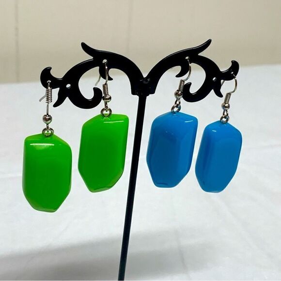 Vintage Acrylic Earrings 2.25” Drop Dangle Set of 2 Gorgeous - Picture 5 of 6